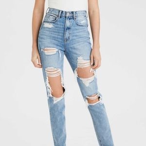 American Eagle High Waisted distressed mom jeans NWT size 6 short